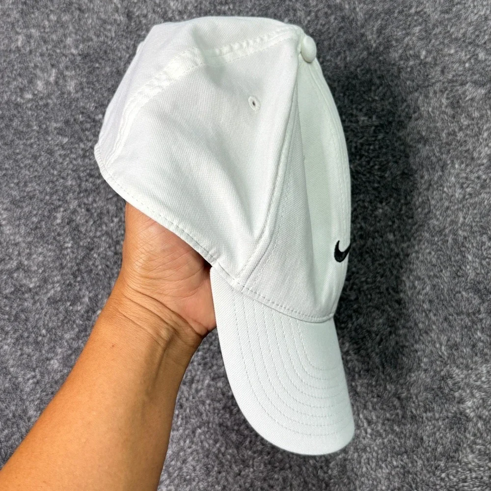 Nike Dri-FIT Club Cap White Black Swoosh Logo Snapback Hat M/L FB5625-100
